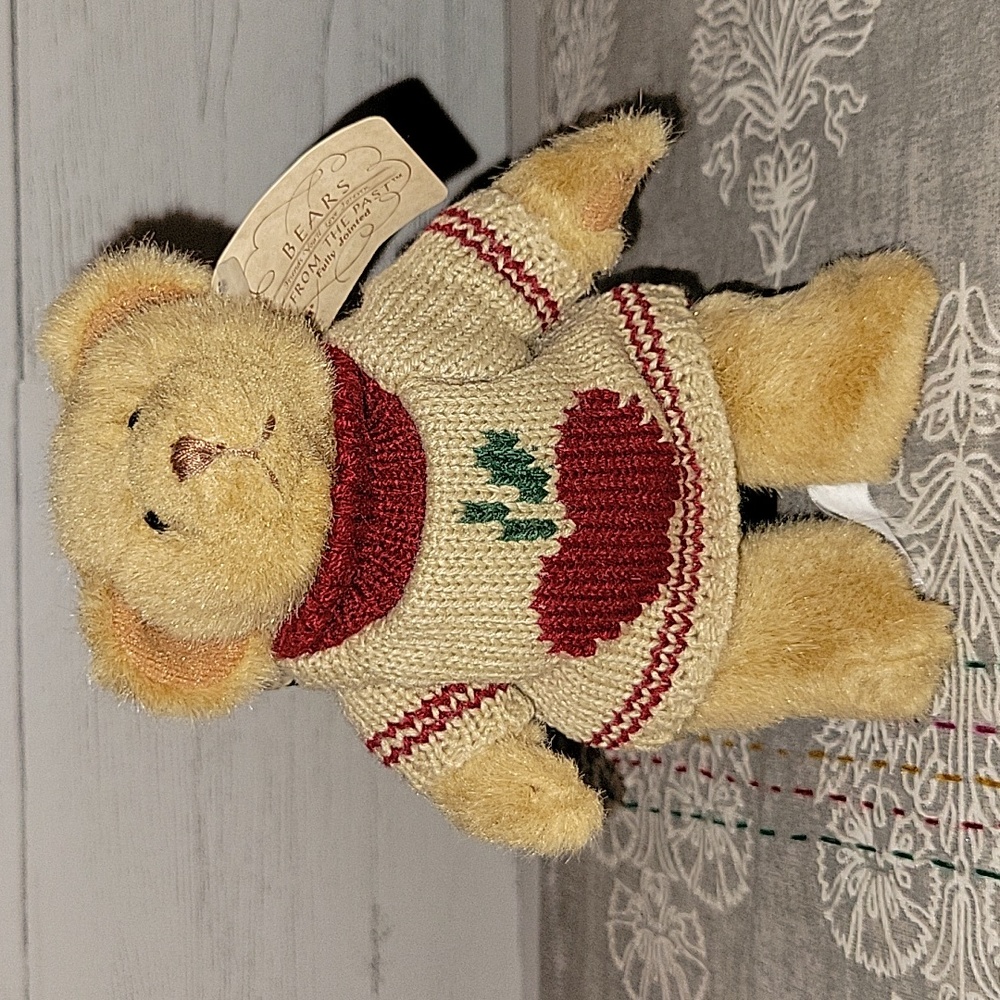 Vintage | Russ | Berrie Apple Sweater Teddy Bear | Bears from the Past